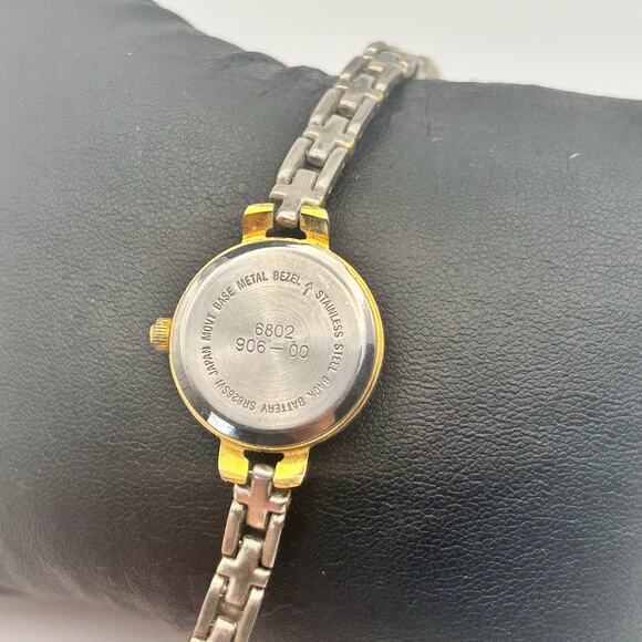 Gloria Vanderbilt Women’s Silver Fashion Quartz Watch 22mm Working - Picture 7 of 8